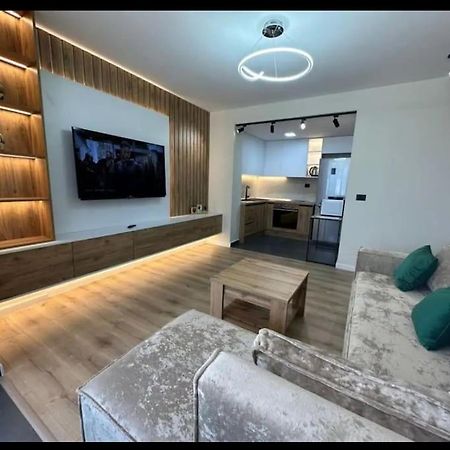 Peace And Love Luxury Apartment In Center, New Bazaar 2 تيرانا المظهر الخارجي الصورة