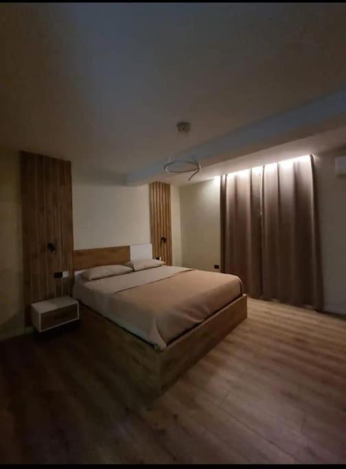 Peace And Love Luxury Apartment In Center, New Bazaar 2 تيرانا المظهر الخارجي الصورة