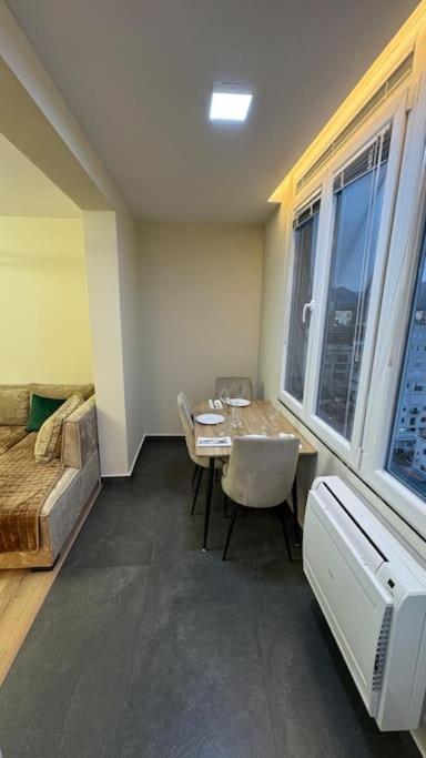 Peace And Love Luxury Apartment In Center, New Bazaar 2 تيرانا المظهر الخارجي الصورة
