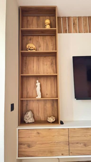 Peace And Love Luxury Apartment In Center, New Bazaar 2 تيرانا المظهر الخارجي الصورة