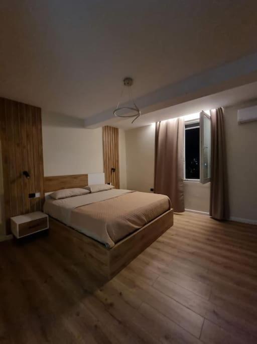 Peace And Love Luxury Apartment In Center, New Bazaar 2 تيرانا المظهر الخارجي الصورة