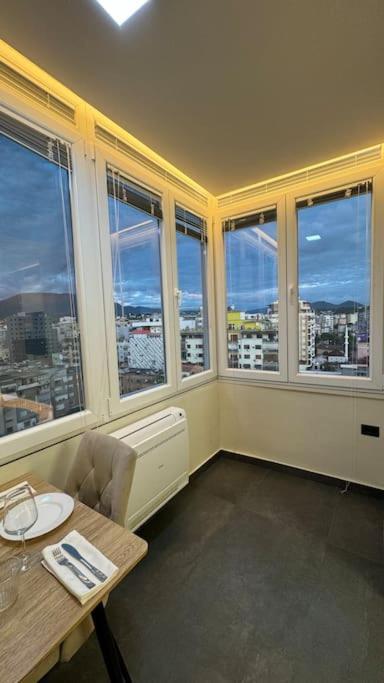 Peace And Love Luxury Apartment In Center, New Bazaar 2 تيرانا المظهر الخارجي الصورة