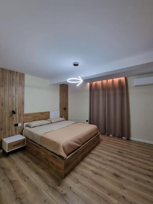 Peace And Love Luxury Apartment In Center, New Bazaar 2 تيرانا المظهر الخارجي الصورة