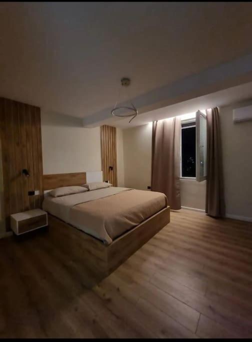Peace And Love Luxury Apartment In Center, New Bazaar 2 تيرانا المظهر الخارجي الصورة