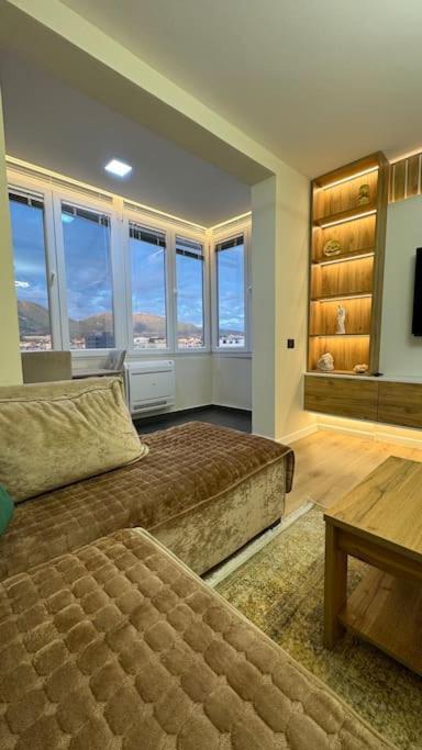 Peace And Love Luxury Apartment In Center, New Bazaar 2 تيرانا المظهر الخارجي الصورة